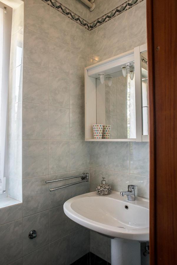 Apartma Lori *