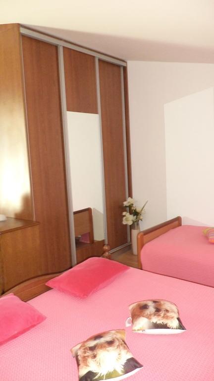 Apartma Lori *