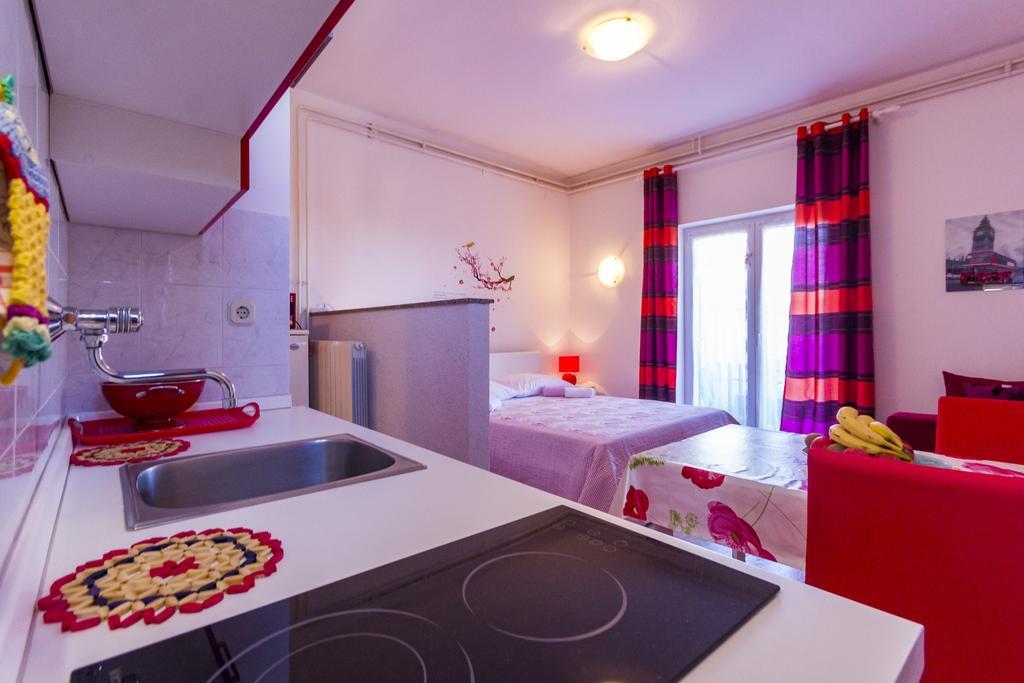 Apartma Lori *