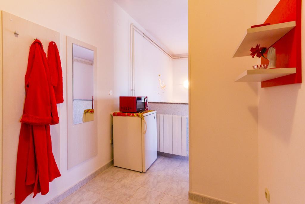 Lori Apartma *