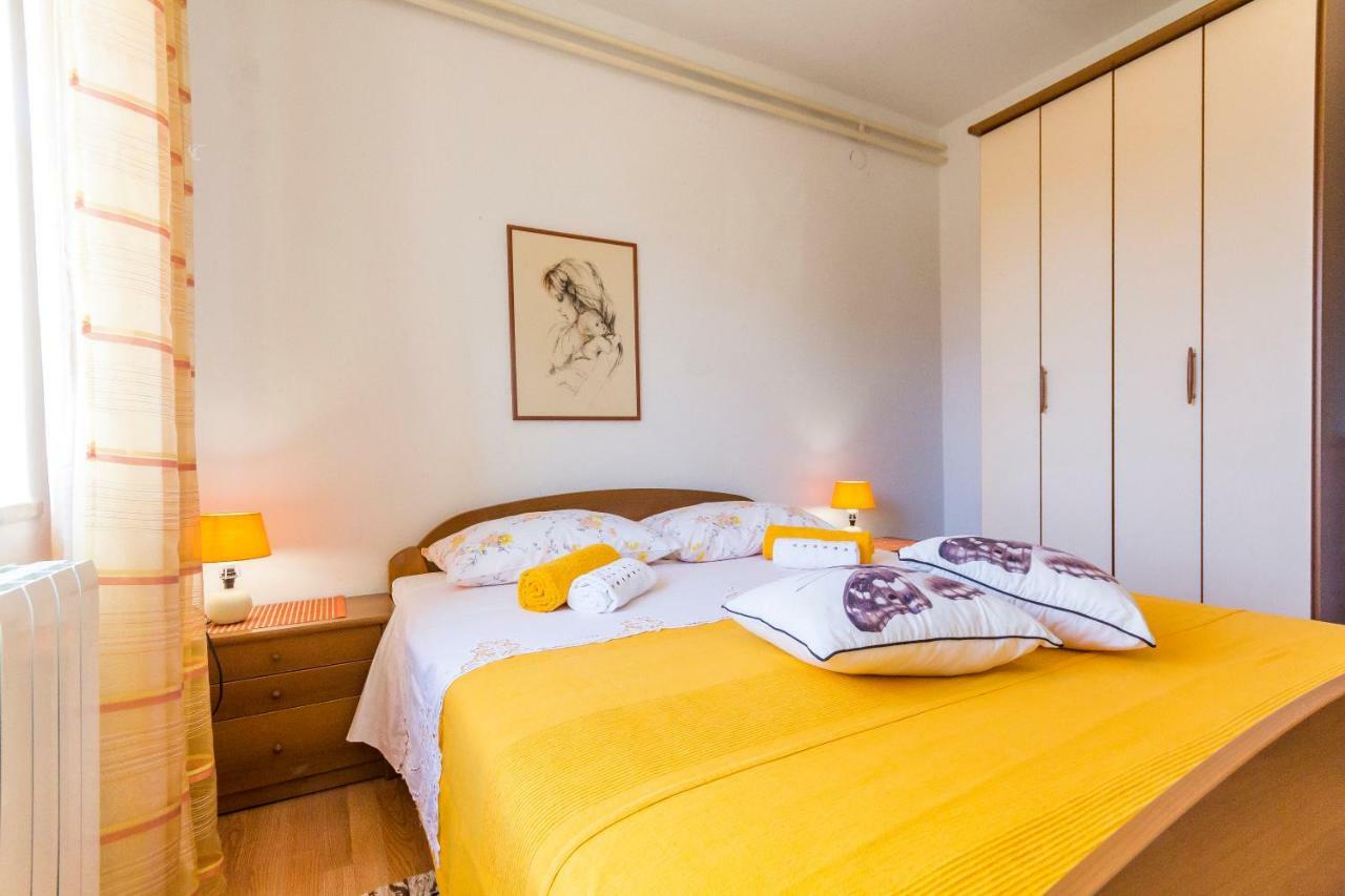 Apartma Lori *