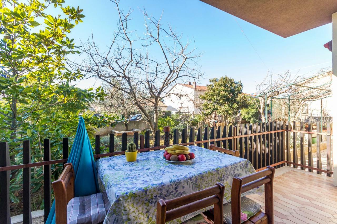 Lori Apartma *