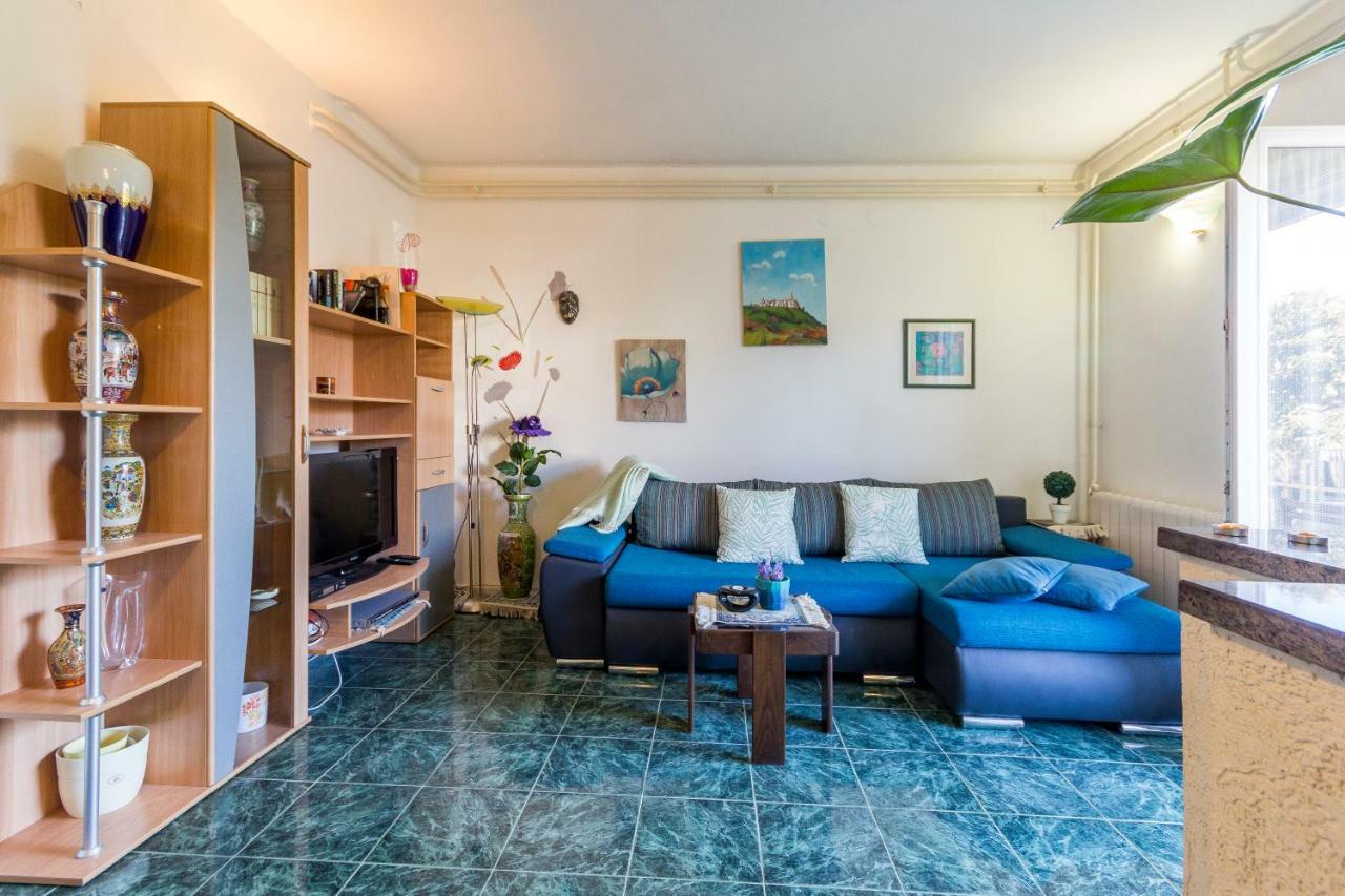 Lori Apartma