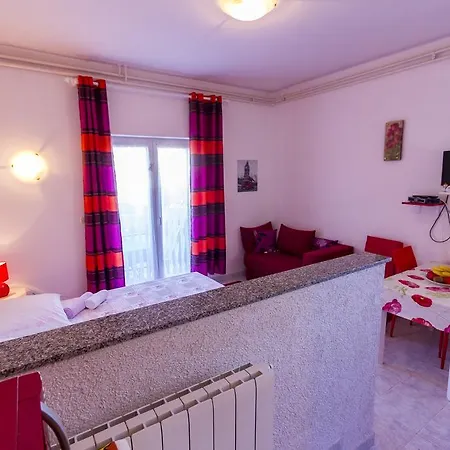 Apartment Lori Fažana Esterno foto