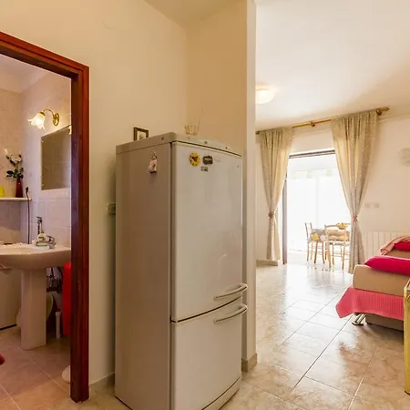 Apartment Lori Fažana Esterno foto
