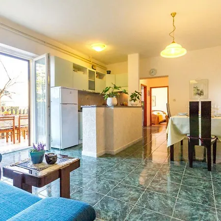 Apartment Lori Fažana Esterno foto