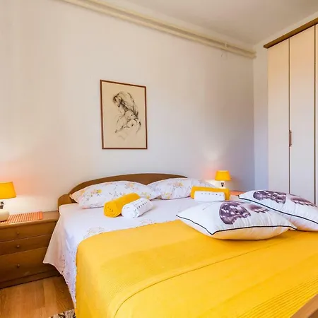Apartment Lori Fažana Esterno foto