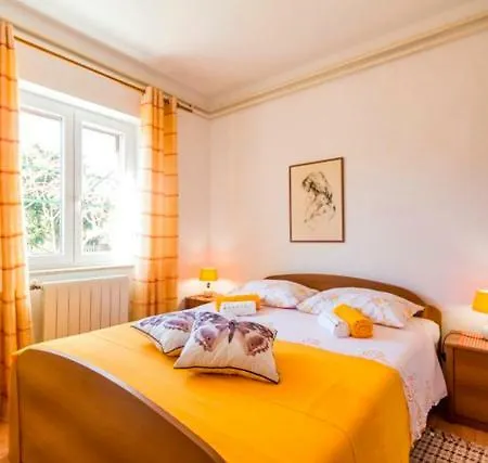 Apartment Lori Fažana Esterno foto